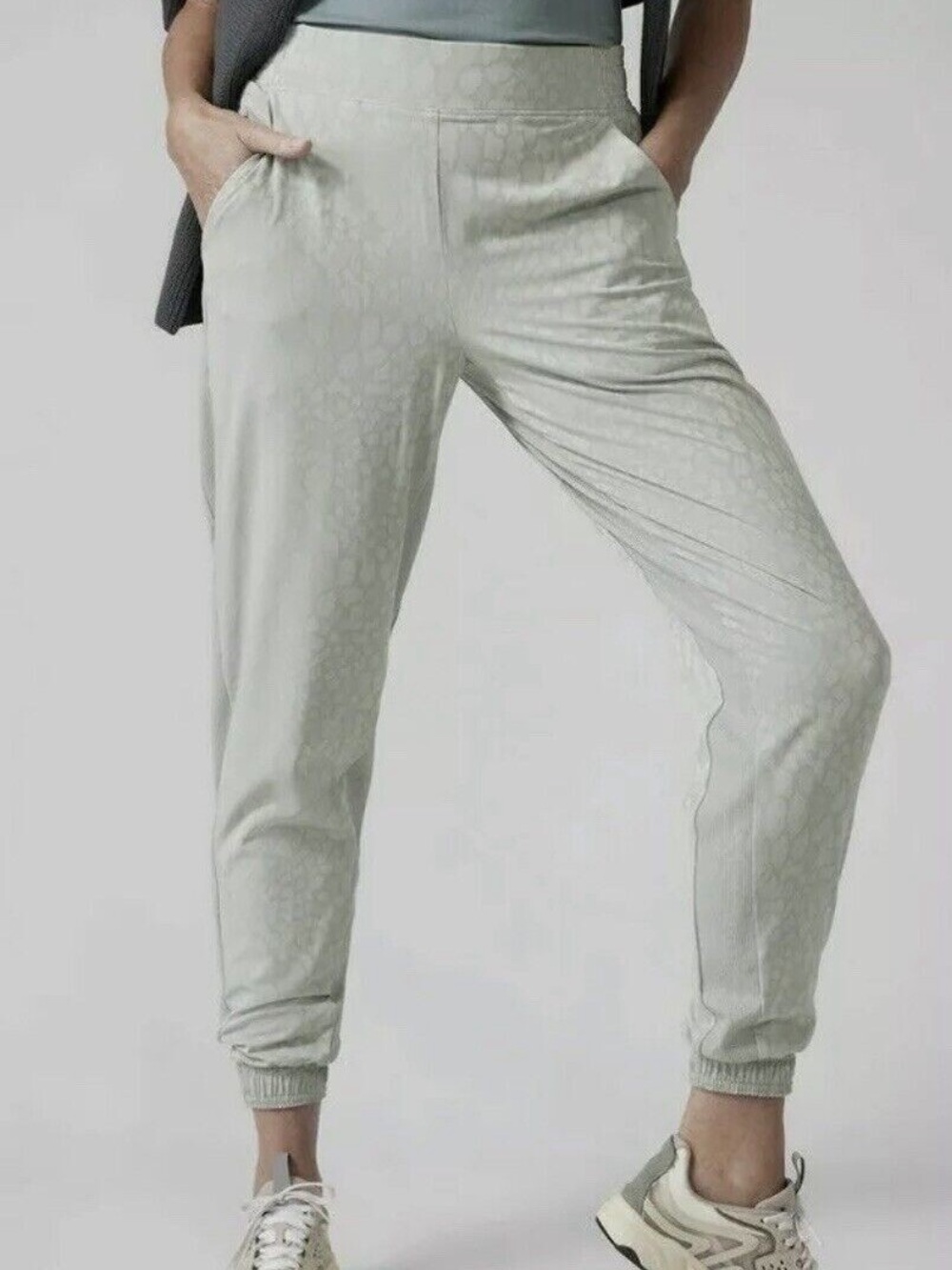 Athleta Brooklyn Lined Textured Jogger in Serpentine Coast Grey